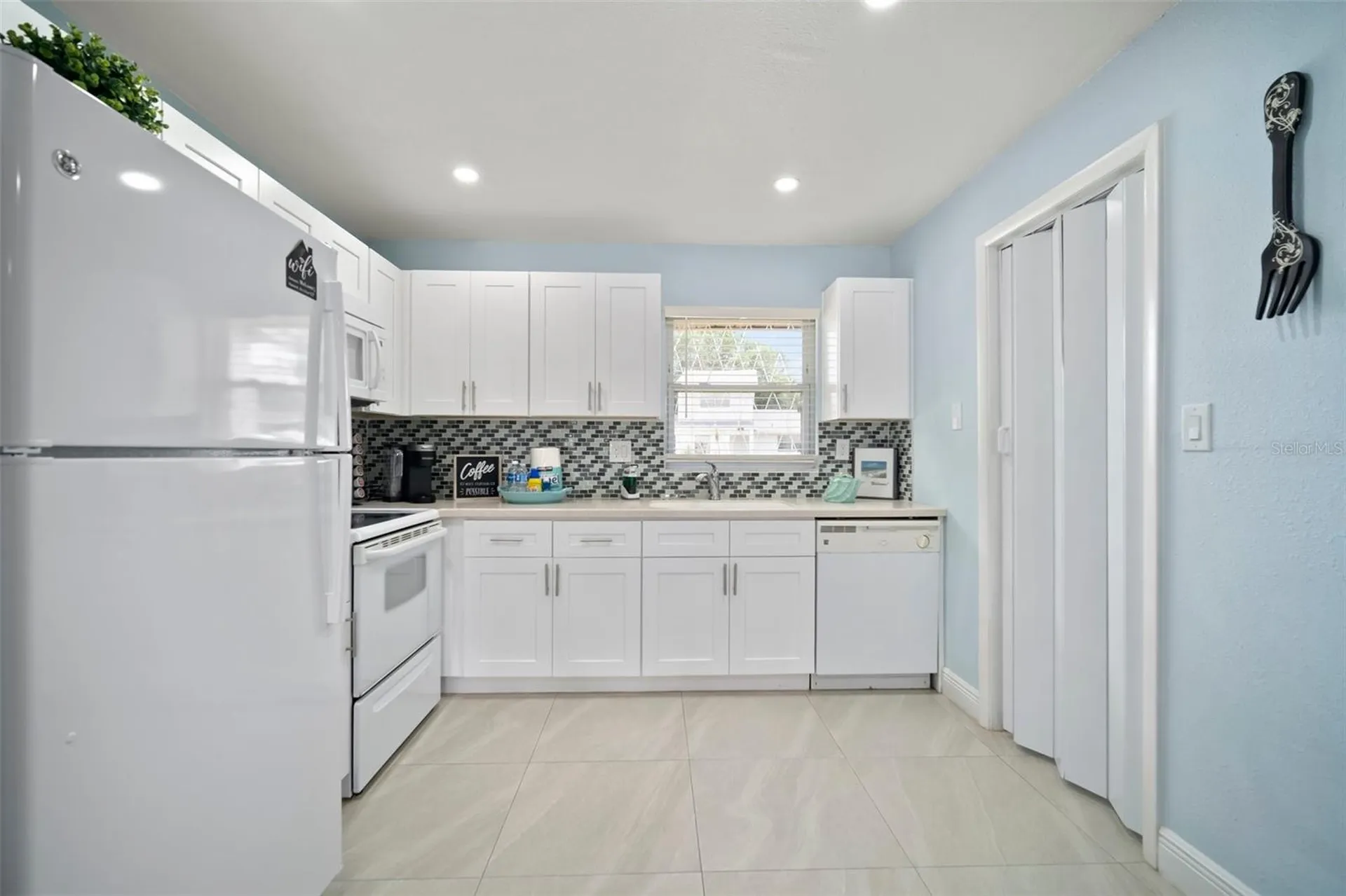 1712 Azalea Court Oldsmar FL 34677