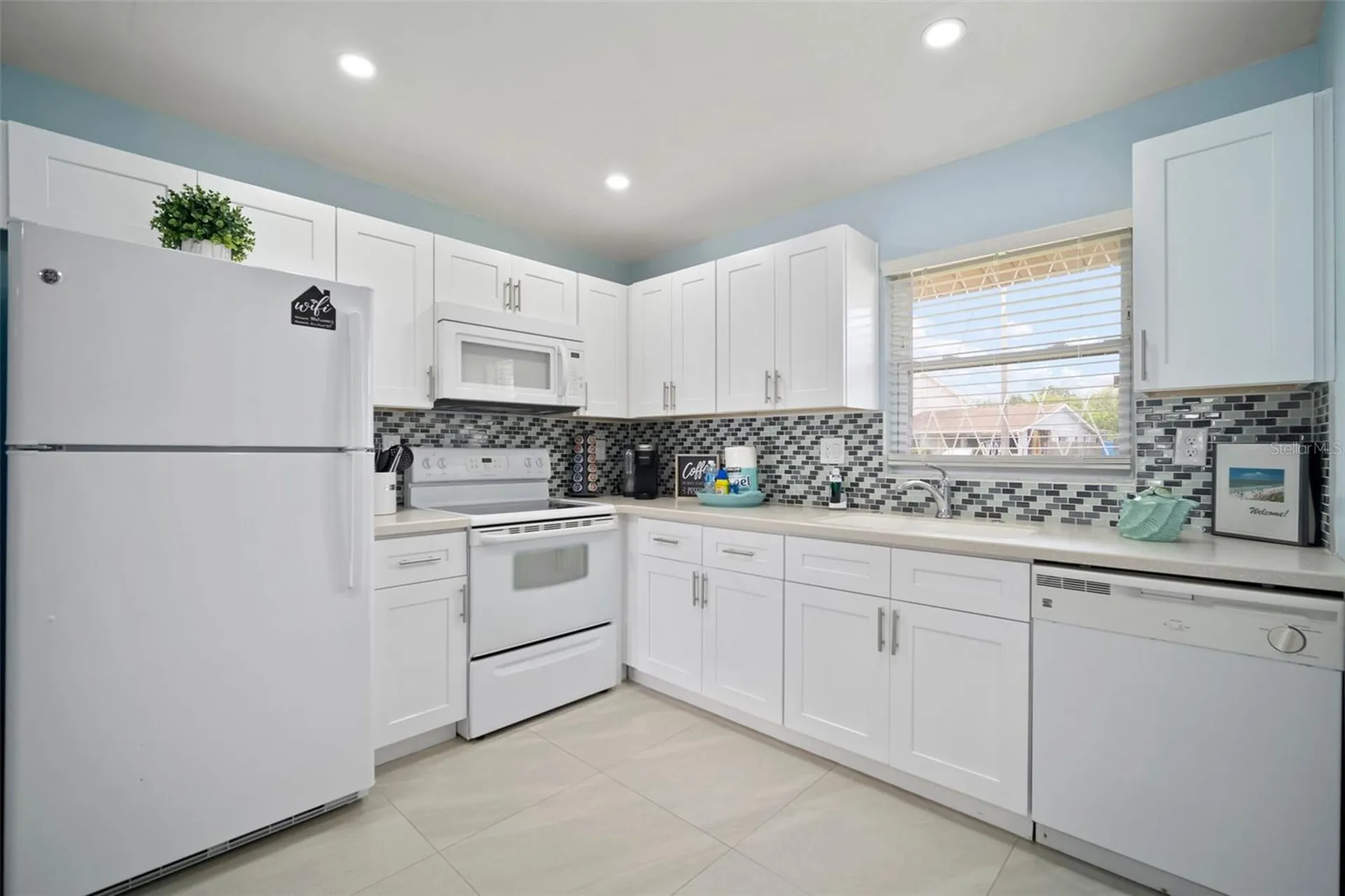 1712 Azalea Court Oldsmar FL 34677