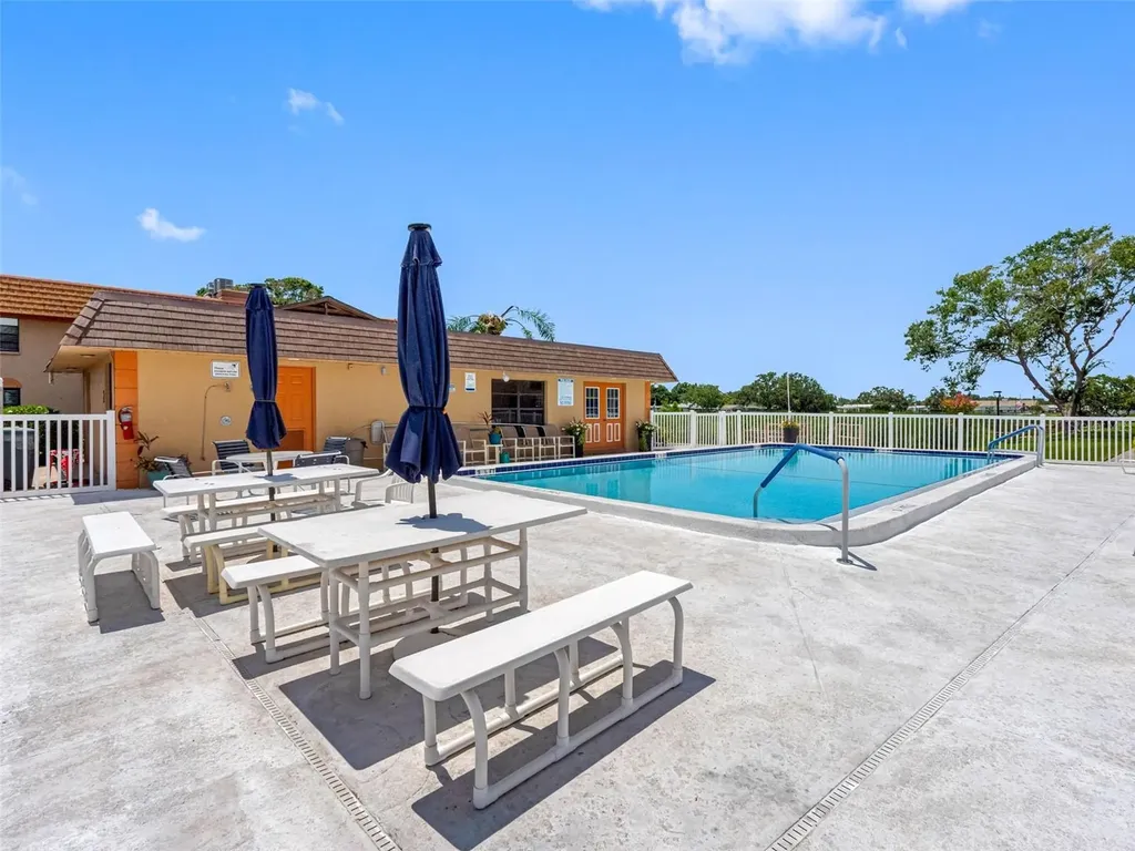 10182 Seminole Island Drive Largo FL 33773
