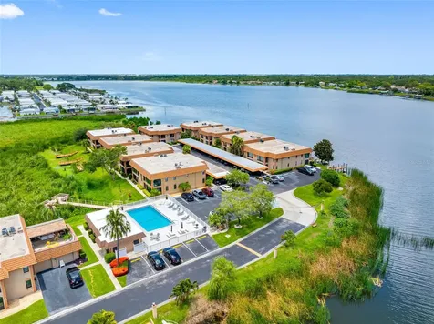 10182 Seminole Island Drive Largo FL 33773