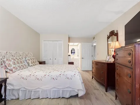 10182 Seminole Island Drive Largo FL 33773