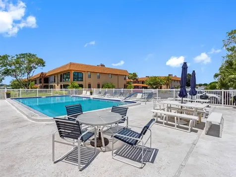 10182 Seminole Island Drive Largo FL 33773