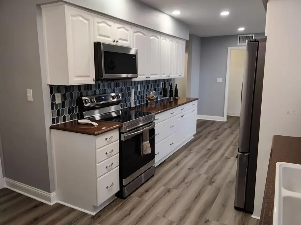 702 Cypress Place Sun City Center FL 33573