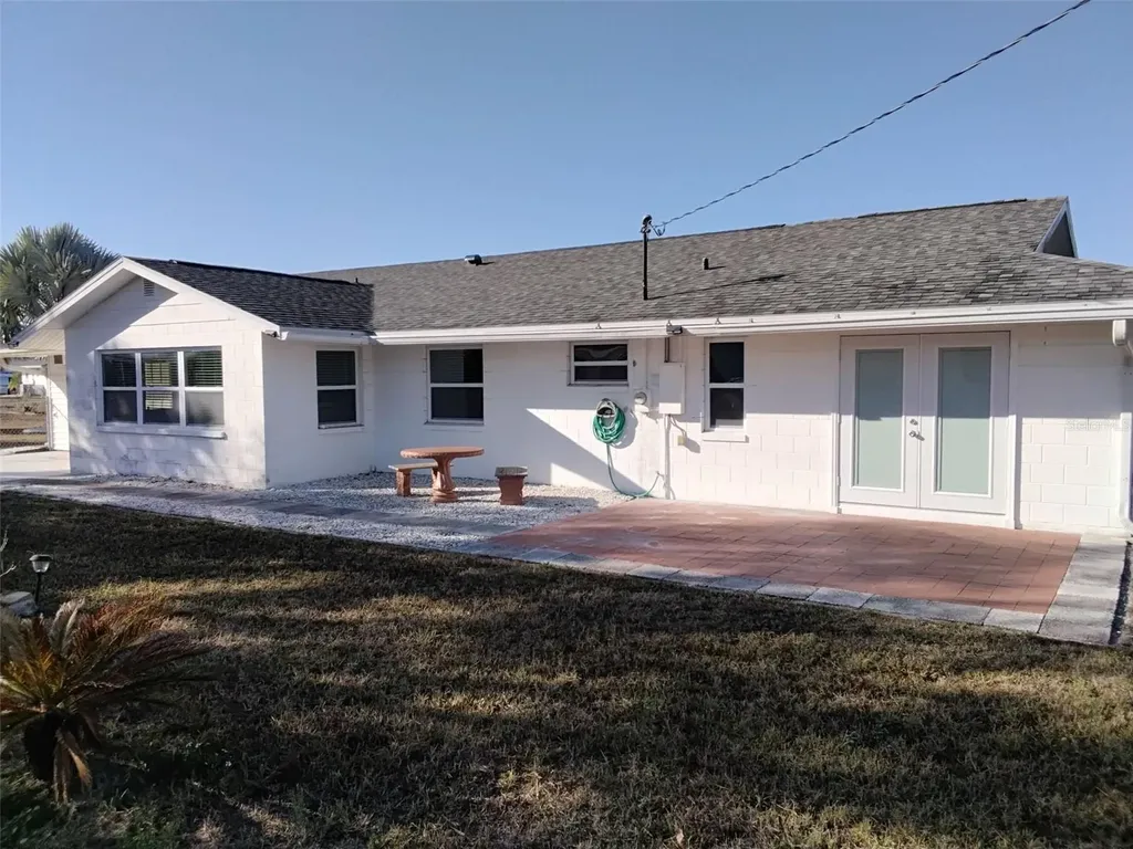 702 Cypress Place Sun City Center FL 33573