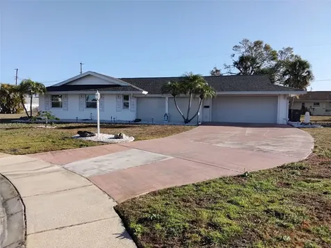 702 Cypress Place Sun City Center FL 33573