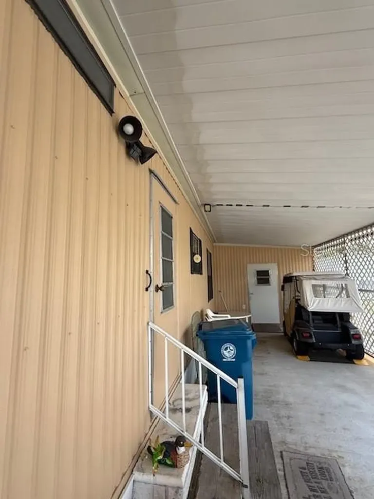 8466 Dickens Avenue Brooksville FL 34613