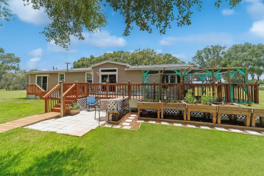 12651 SE County Road 337 Dunnellon FL 34431