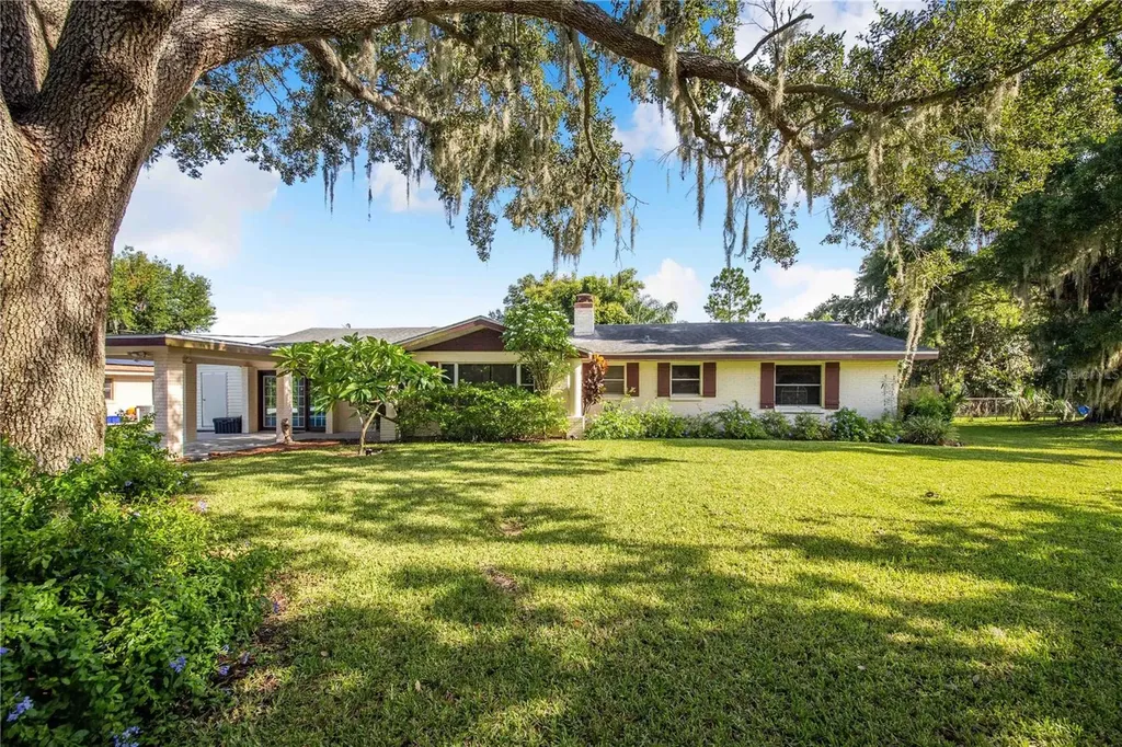 1317 Avenue A SE Winter Haven FL 33880
