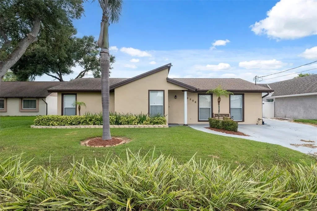 8306 N Gomez Avenue Tampa FL 33614