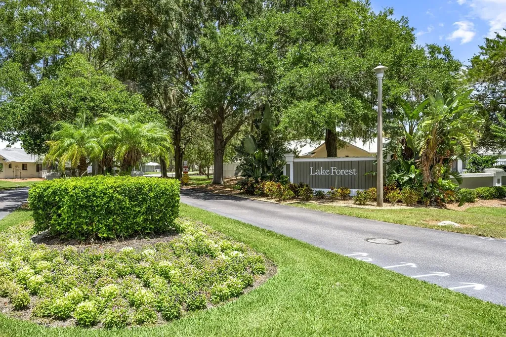 39 Lake Forest Place Palm Coast FL 32137
