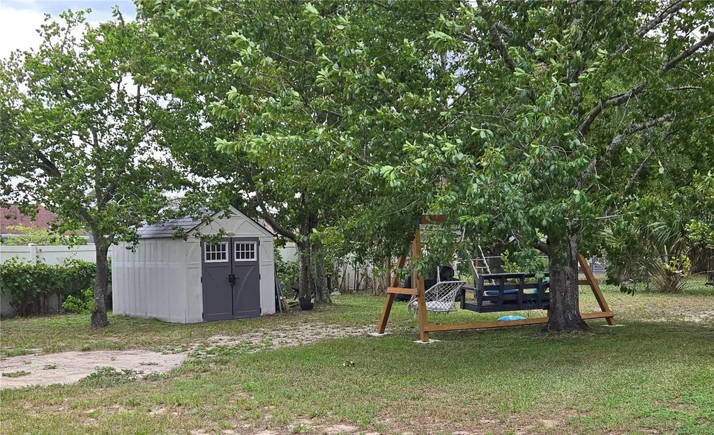 37 Oak Loop Ocala FL 34472