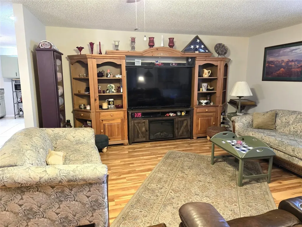37 Oak Loop Ocala FL 34472