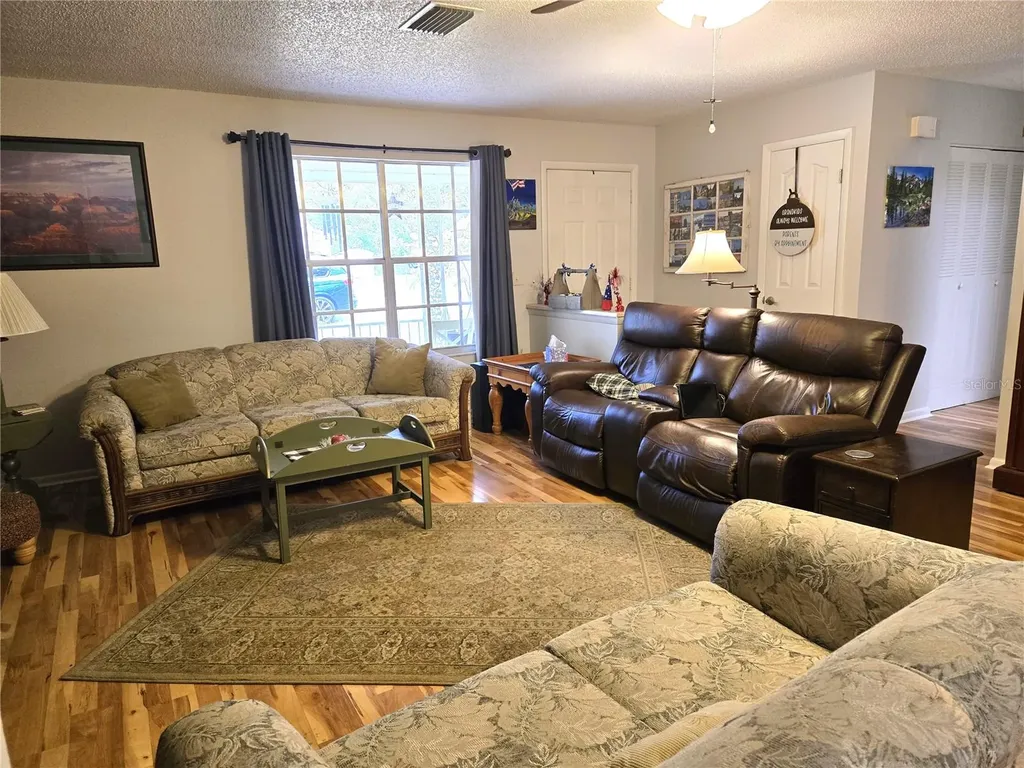 37 Oak Loop Ocala FL 34472