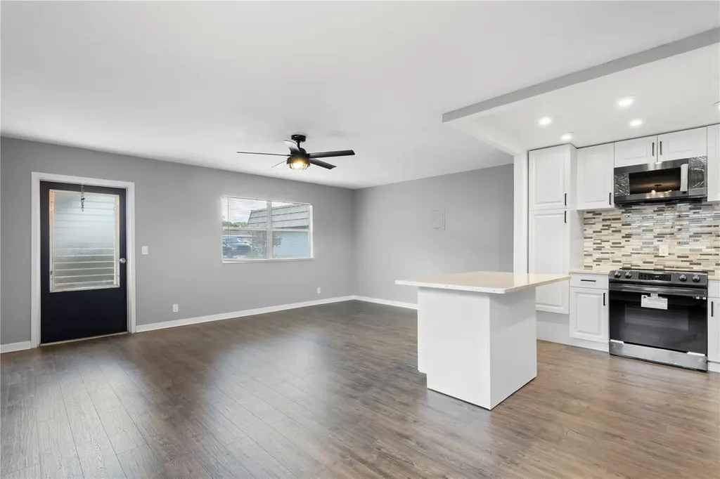 201 Bedford Street Sun City Center FL 33573