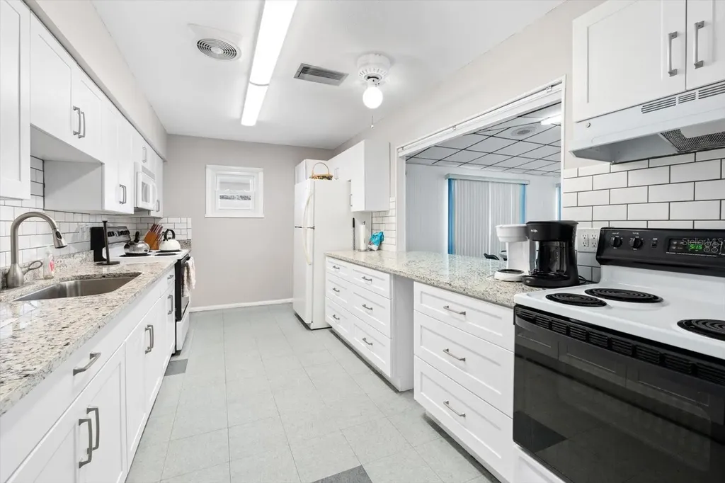 6016 Hibiscus Drive Bradenton FL 34207