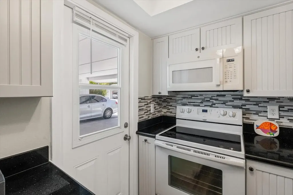 6016 Hibiscus Drive Bradenton FL 34207