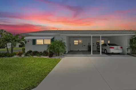 6016 Hibiscus Drive Bradenton FL 34207