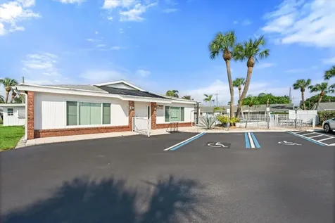 6016 Hibiscus Drive Bradenton FL 34207