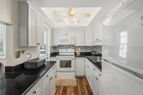 6016 Hibiscus Drive Bradenton FL 34207