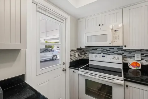 6016 Hibiscus Drive Bradenton FL 34207