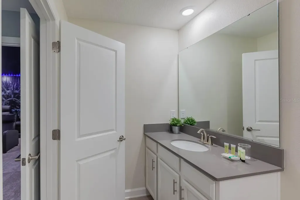 2850 Bookmark Drive Kissimmee FL 34746