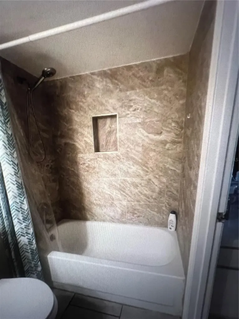238 Riverbend Drive Altamonte Springs FL 32714