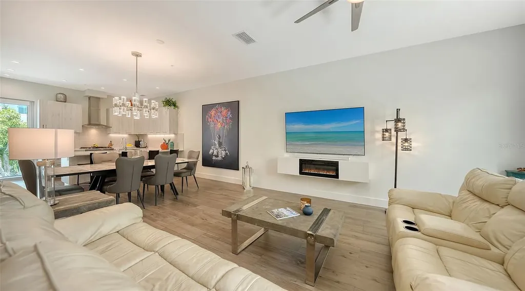 626 Rawls Avenue Sarasota FL 34236