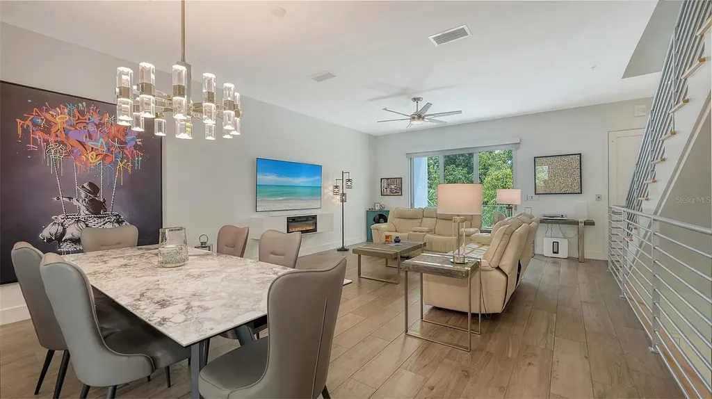 626 Rawls Avenue Sarasota FL 34236