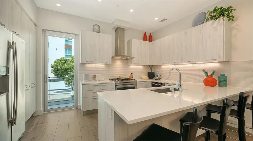 626 Rawls Avenue Sarasota FL 34236