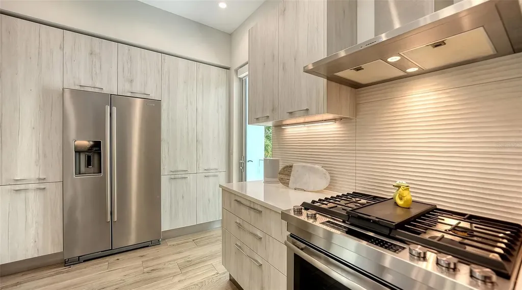 626 Rawls Avenue Sarasota FL 34236