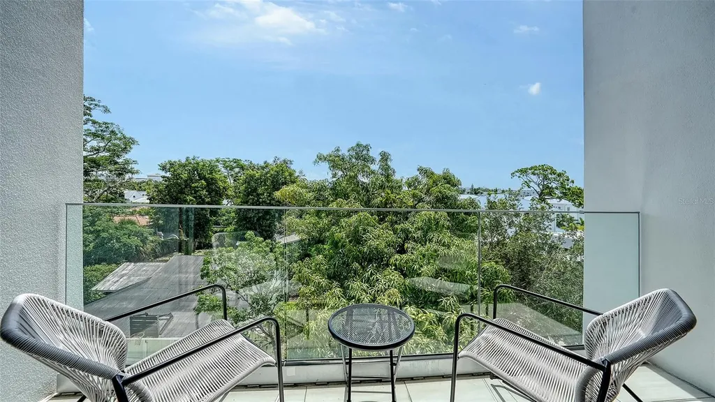 626 Rawls Avenue Sarasota FL 34236