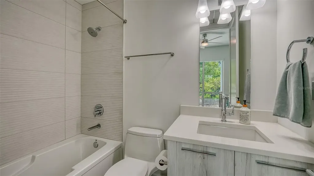 626 Rawls Avenue Sarasota FL 34236