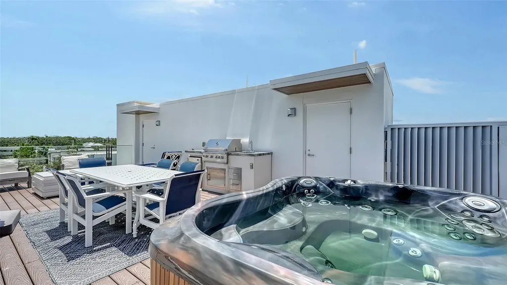 626 Rawls Avenue Sarasota FL 34236