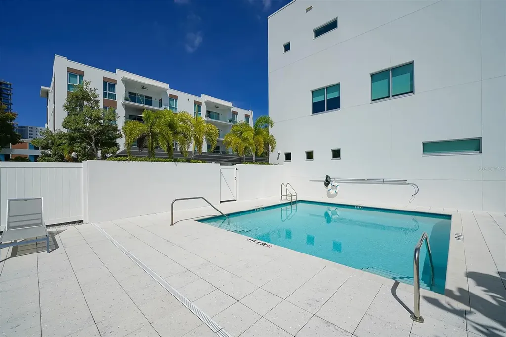 626 Rawls Avenue Sarasota FL 34236