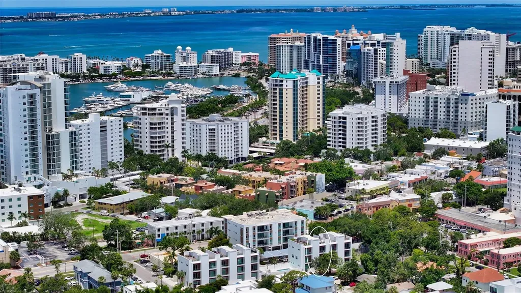 626 Rawls Avenue Sarasota FL 34236