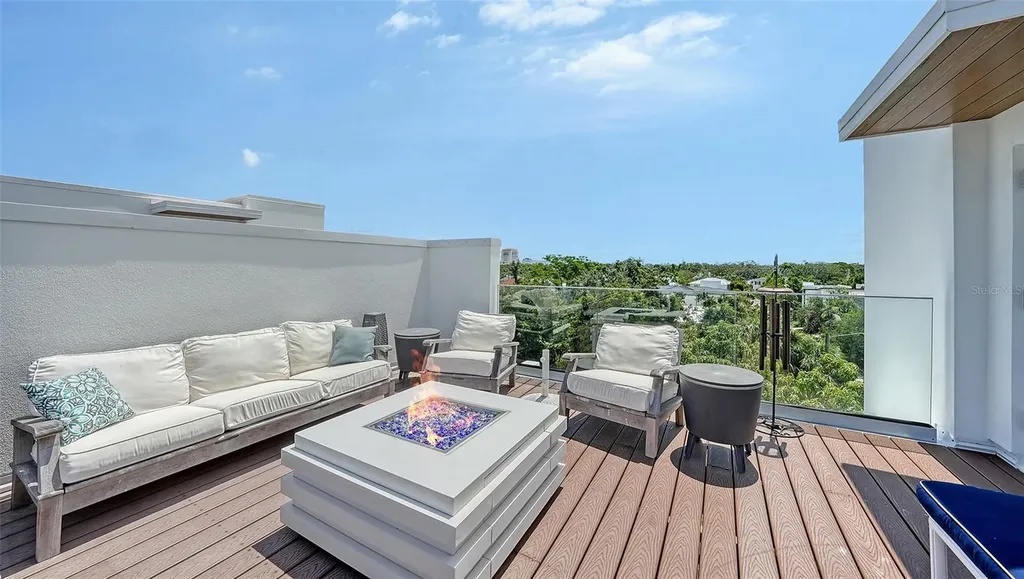 626 Rawls Avenue Sarasota FL 34236