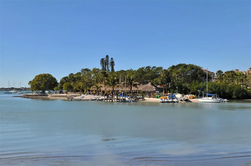 626 Rawls Avenue Sarasota FL 34236