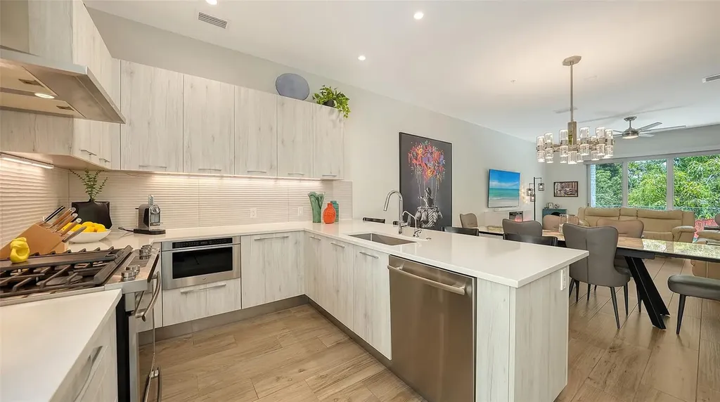 626 Rawls Avenue Sarasota FL 34236