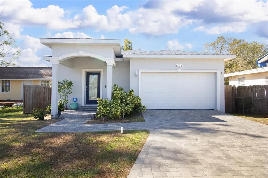 5528 40th Street N St Petersburg FL 33714