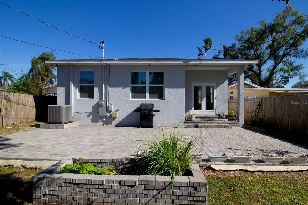 5528 40th Street N St Petersburg FL 33714