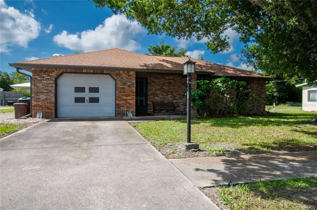 64 El Verano Avenue Arcadia FL 34266