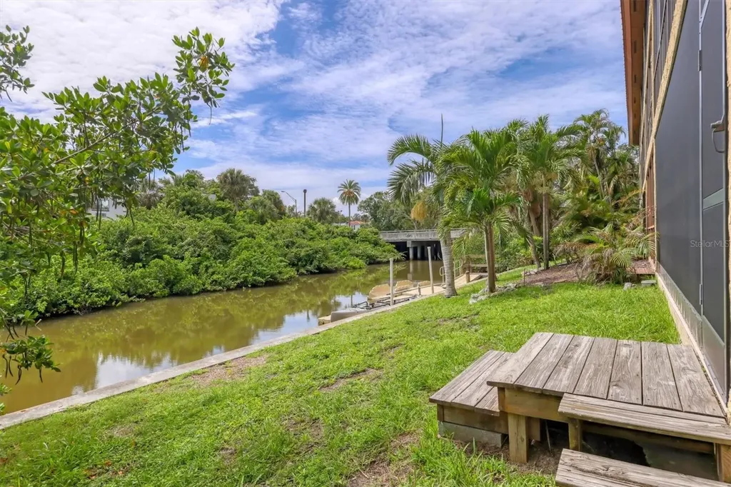 1650 Pine Tree Lane Sarasota FL 34236