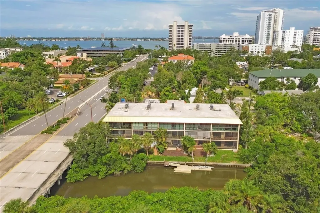 1650 Pine Tree Lane Sarasota FL 34236