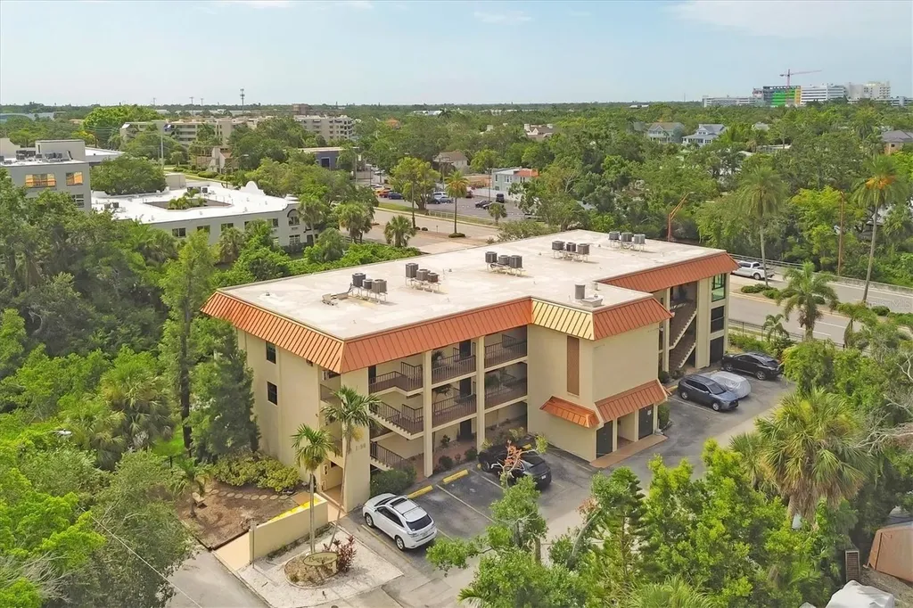1650 Pine Tree Lane Sarasota FL 34236