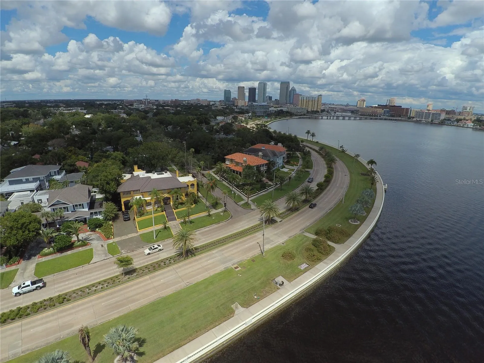 1712 Azalea Court Oldsmar FL 34677