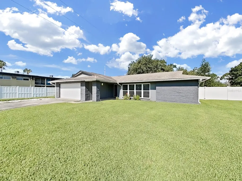 800 Embassy Road Largo FL 33771
