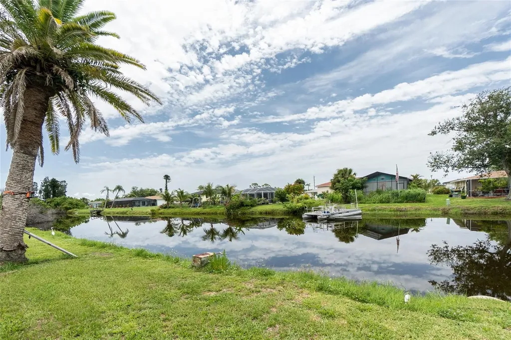 39 Caddy Road Rotonda West FL 33947