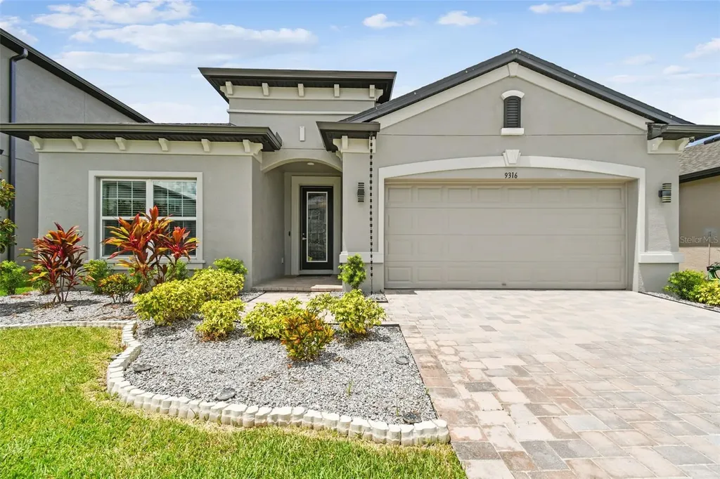 9316 Crescent Ray Drive Wesley Chapel FL 33545
