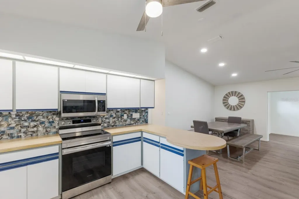 8985 Pohoy Avenue Sarasota FL 34231