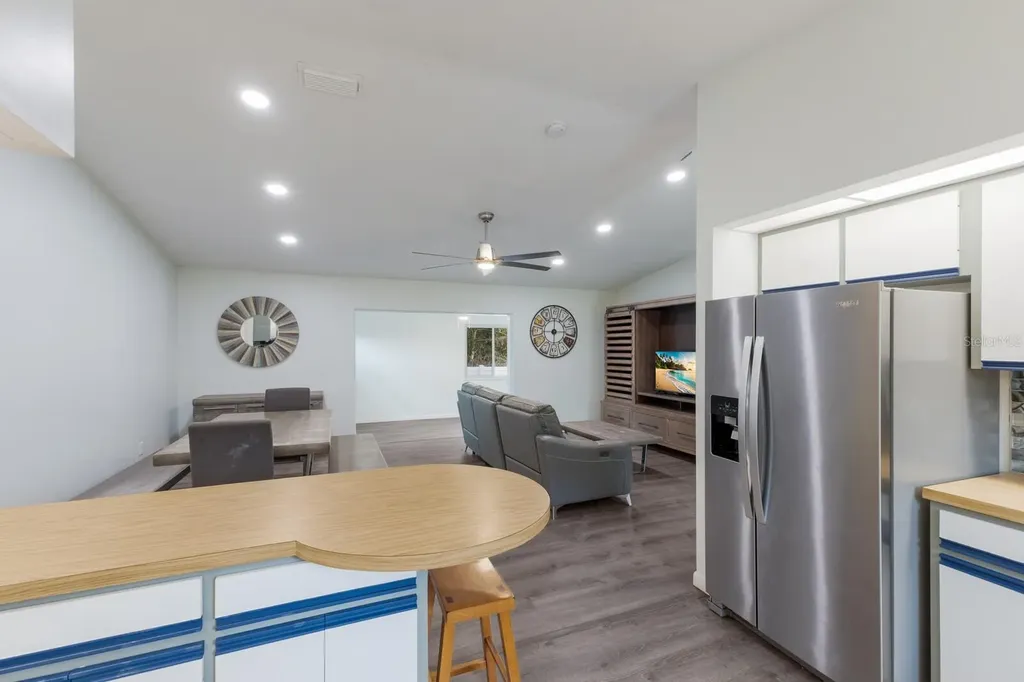 8985 Pohoy Avenue Sarasota FL 34231